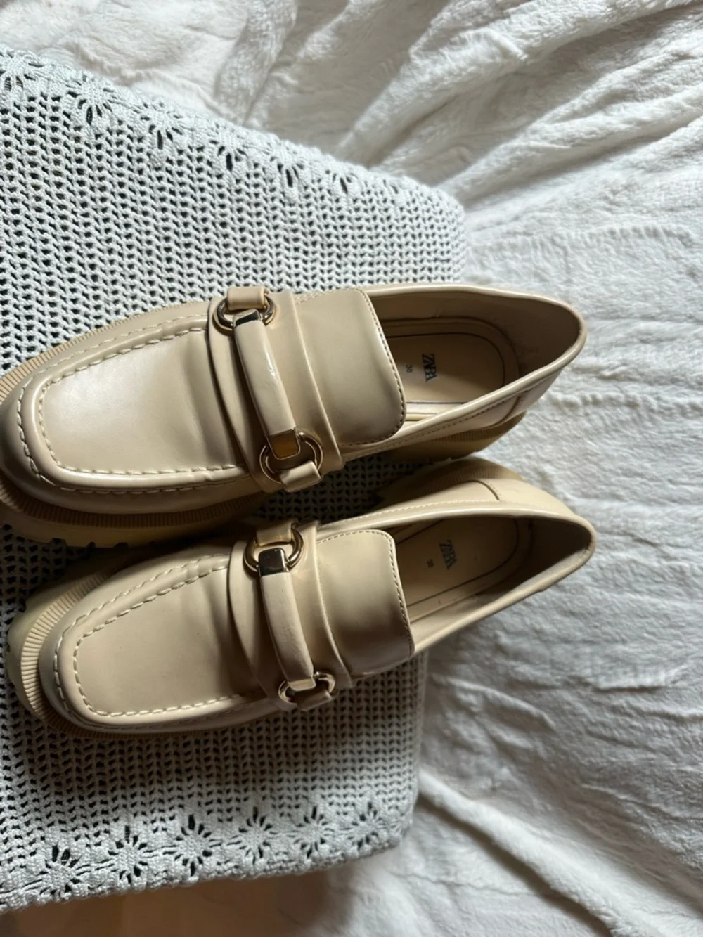 Zara women’s size 7.5 Cream Leather Bit Loafers - Picture 2 of 9